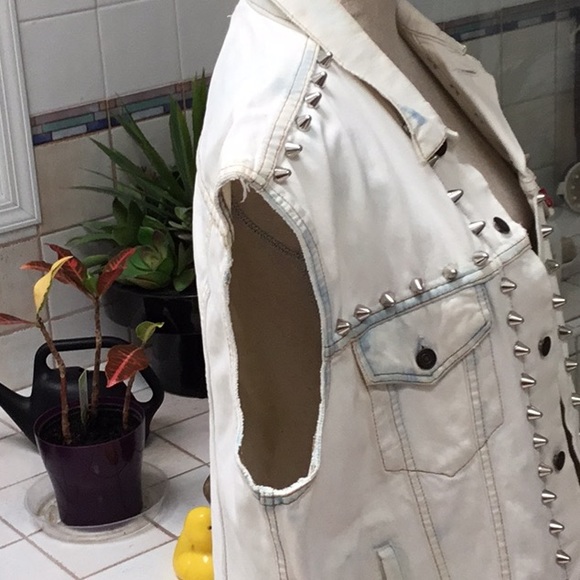 LF STORE-LEVIS DENIM STUDDED VEST - Picture 3 of 8